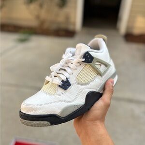 Jordan 4 Retro Midnight Navy Size 7Y/8.5 Women’s